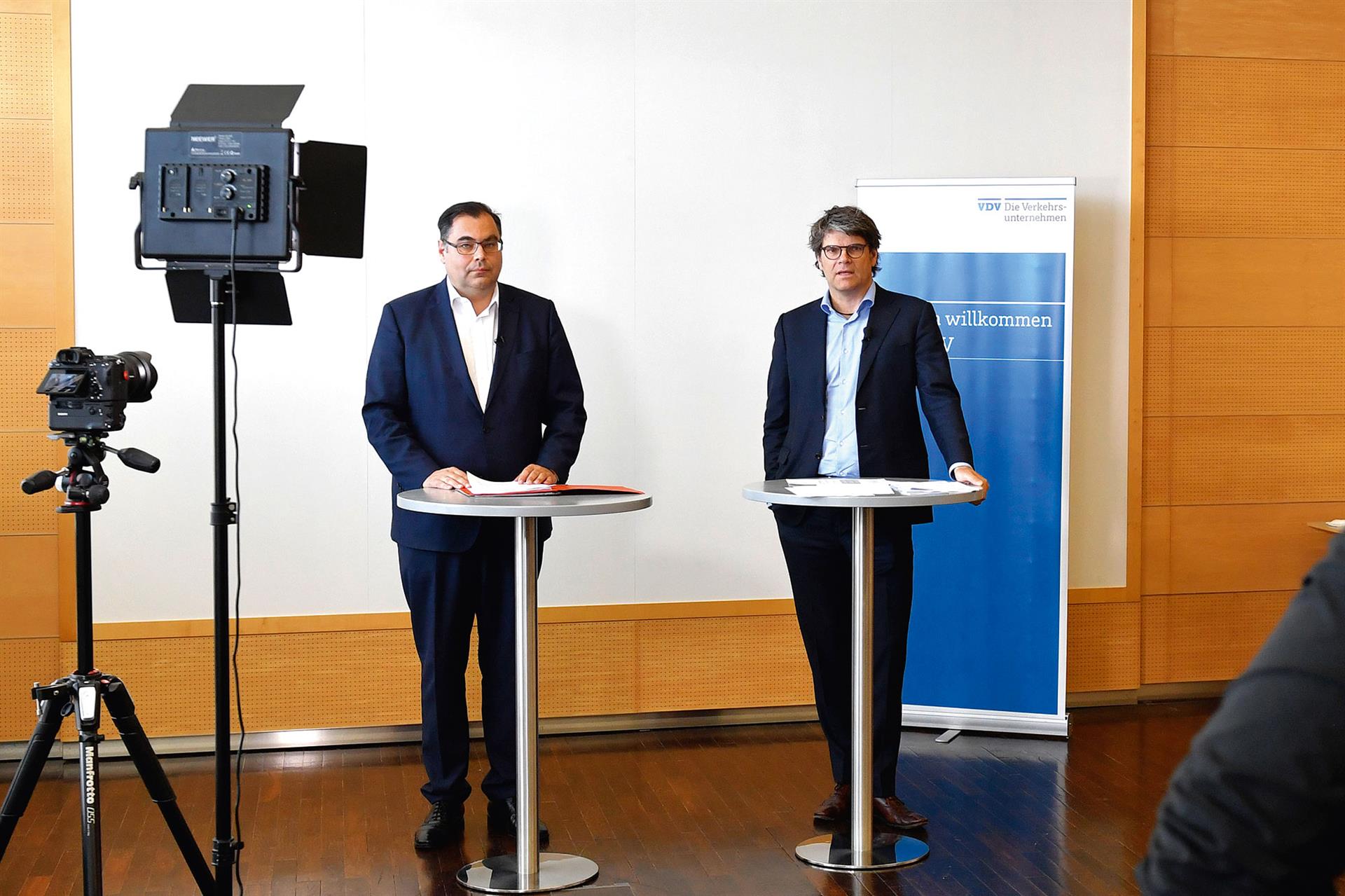 Jahrestagung digital: VDV-Präsident Ingo Wortmann und Hauptgeschäftsführer Oliver Wolff traten mit Abstand in München vor die Kamera, um eine Zwischenbilanz der Coronakrise zu ziehen.